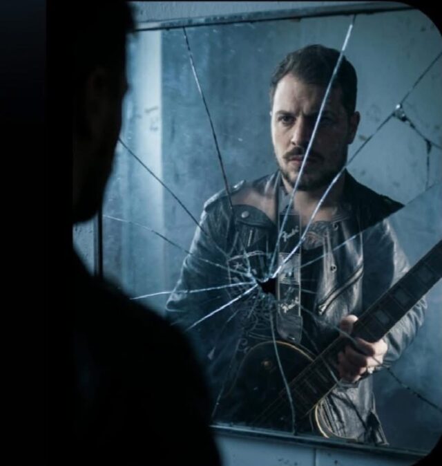 Anthony Roxx: Pubblicato il singolo “Cracked Mirror”